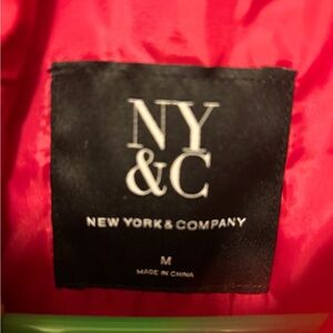Ladies NY&C puffer vest. Size M color red